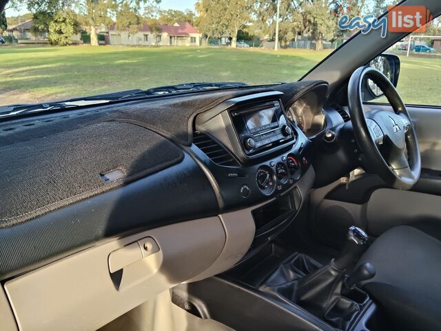 2014 Mitsubishi Triton  GLX 4X4 DUAL CAB TURBO DIESEL 