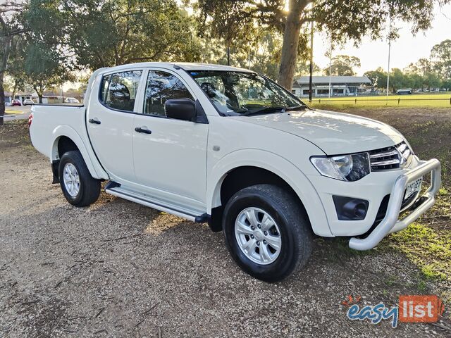 2014 Mitsubishi Triton  GLX 4X4 DUAL CAB TURBO DIESEL 