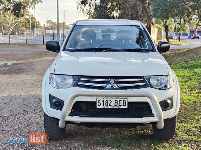 2014 Mitsubishi Triton  GLX 4X4 DUAL CAB TURBO DIESEL 