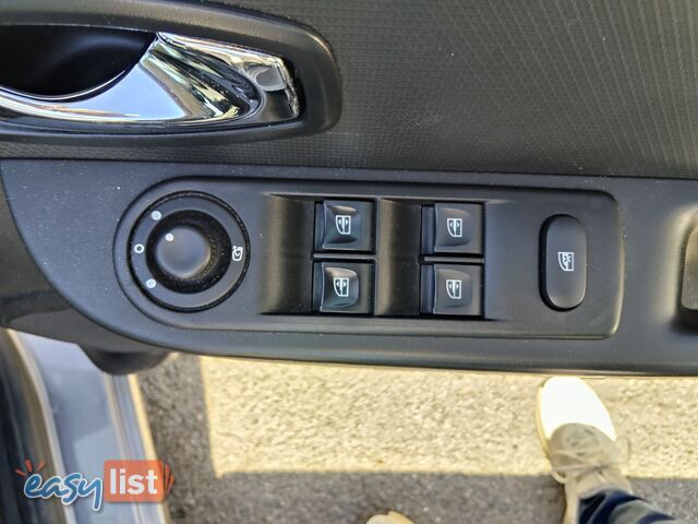 2014 Renault Clio EXPRESSION Hatchback Automatic