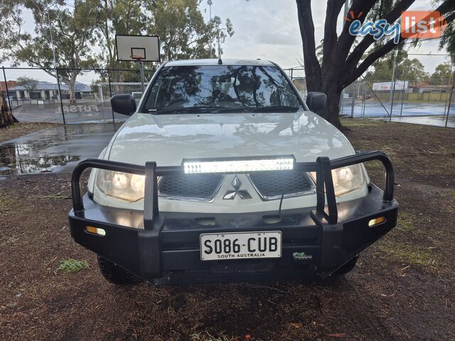 2012 Mitsubishi Challenger PB CHALLENGER 4X4 Wagon Automatic