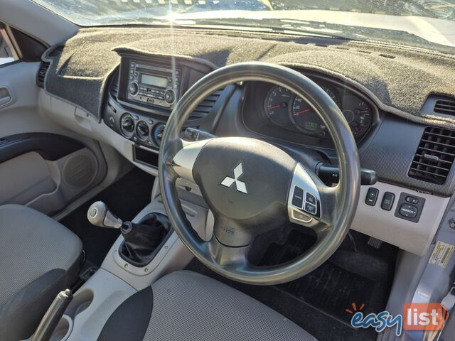 2011 Mitsubishi Triton MN MY11 GLX Ute Manual