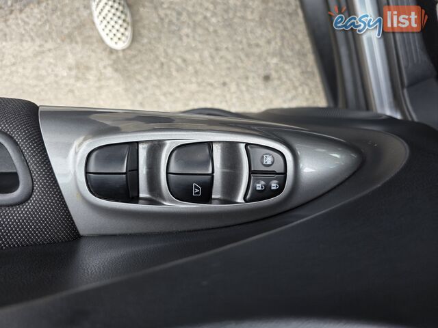 2013 Nissan Juke ST Hatchback Automatic