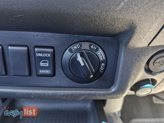 2006 Nissan Navara D40 ST-X 4X4 Ute Automatic