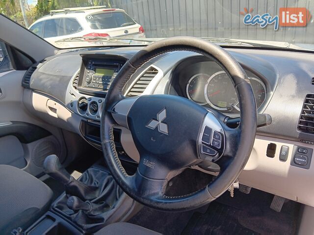 2012 Mitsubishi Triton MN GL-R Ute Manual