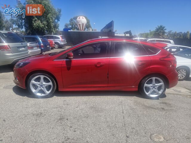 2012 Ford Focus LM TITANIUM Hatchback Automatic