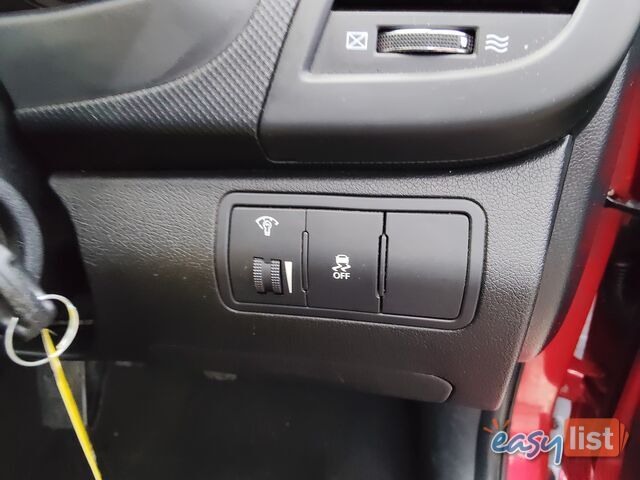 2013 Hyundai Accent ELITE Hatchback Manual