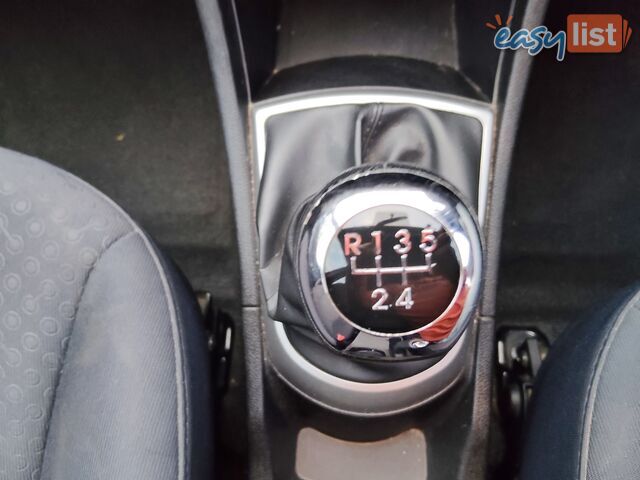 2013 Hyundai Accent ELITE Hatchback Manual
