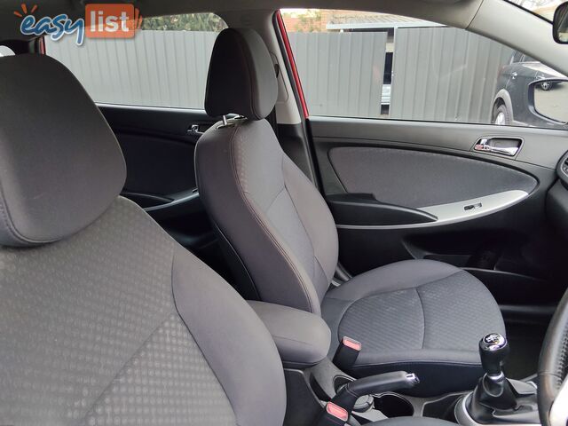 2013 Hyundai Accent ELITE Hatchback Manual