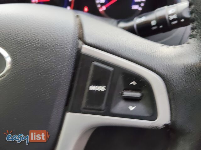 2013 Hyundai Accent ELITE Hatchback Manual