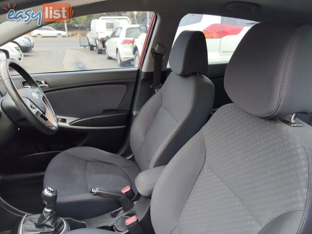 2013 Hyundai Accent ELITE Hatchback Manual