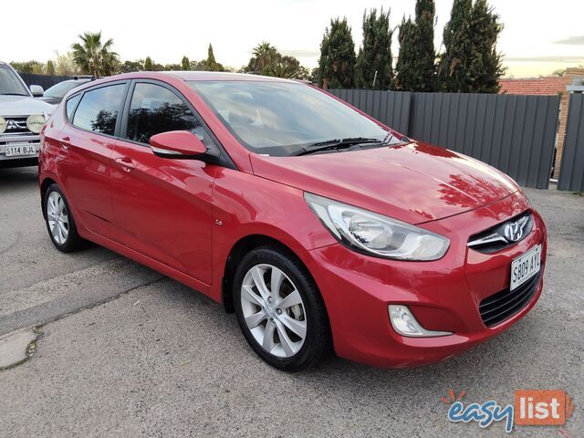 2013 Hyundai Accent ELITE Hatchback Manual