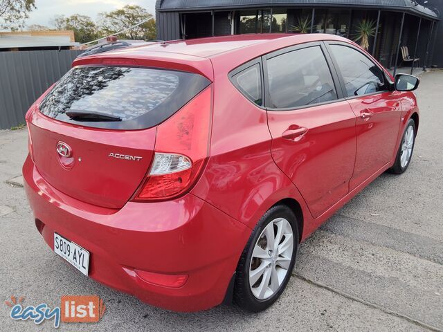 2013 Hyundai Accent ELITE Hatchback Manual