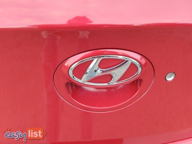 2013 Hyundai Accent ELITE Hatchback Manual