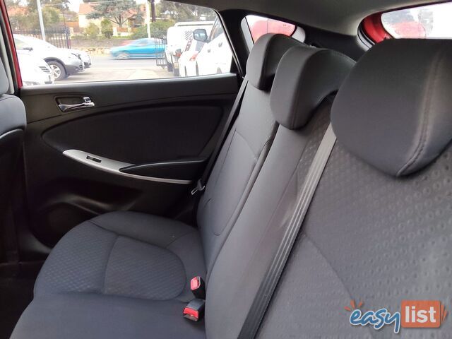 2013 Hyundai Accent ELITE Hatchback Manual