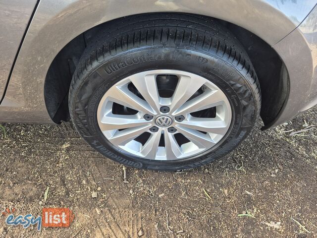 2014 Volkswagen Golf VII 90TSICOMFORTLINE Hatchback Automatic