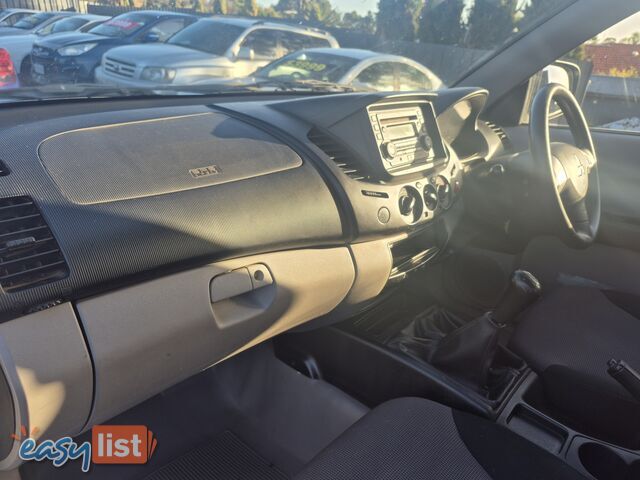 2012 Mitsubishi Triton GLX 4X4 Ute Manual