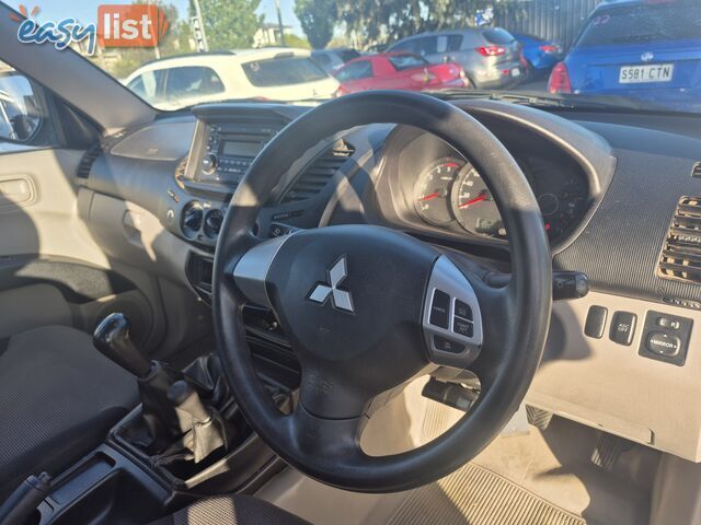 2012 Mitsubishi Triton GLX 4X4 Ute Manual