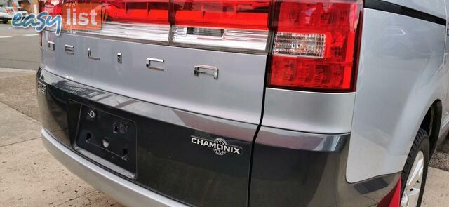 2009 MITSUBISHI DELICA D:5  -