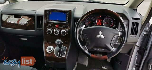 2009 MITSUBISHI DELICA D:5  -