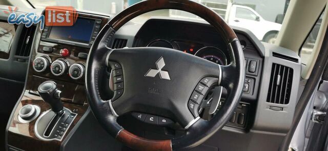2009 MITSUBISHI DELICA D:5  -