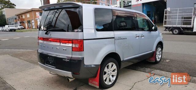 2009 MITSUBISHI DELICA D:5  -