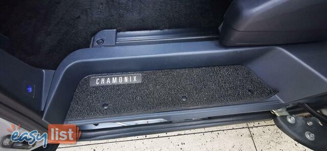 2009 MITSUBISHI DELICA D:5  -