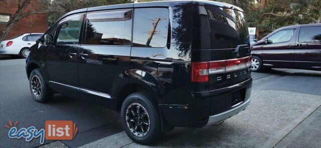 2011 MITSUBISHI DELICA D:5  -