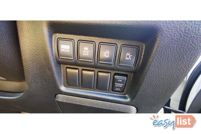 2010 NISSAN ELGRAND   OTHERCAR