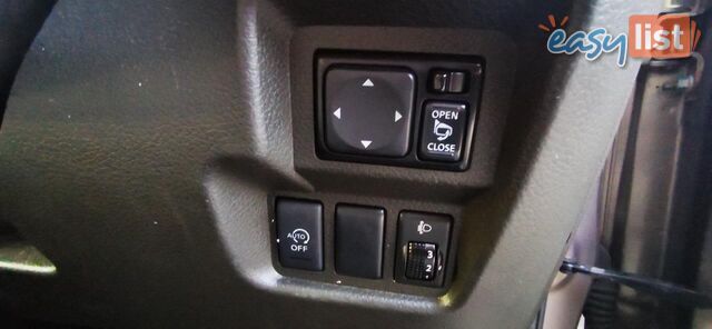 2012 NISSAN CUBE (NO BADGE)  WAGON