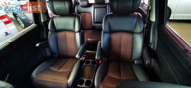 2010 NISSAN ELGRAND HIGHWAY STAR  COMMERCIAL