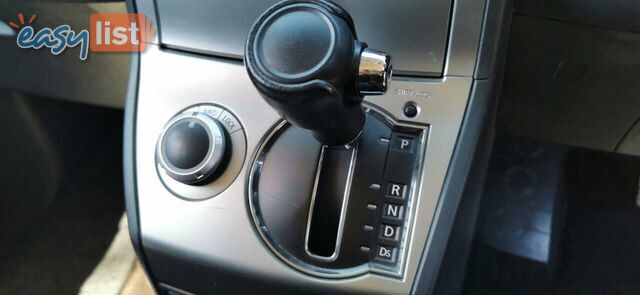 2010 MITSUBISHI DELICA D:5  -