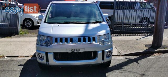 2010 MITSUBISHI DELICA D:5  -