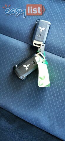 2010 MITSUBISHI DELICA D:5  -