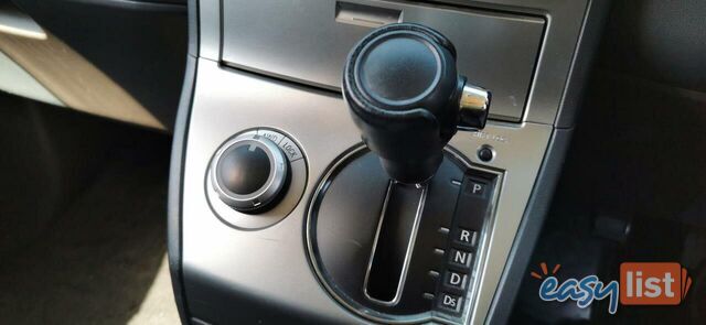 2010 MITSUBISHI DELICA D:5  -