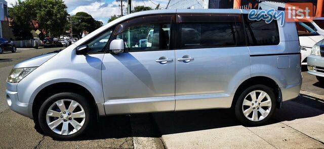 2010 MITSUBISHI DELICA D:5  -