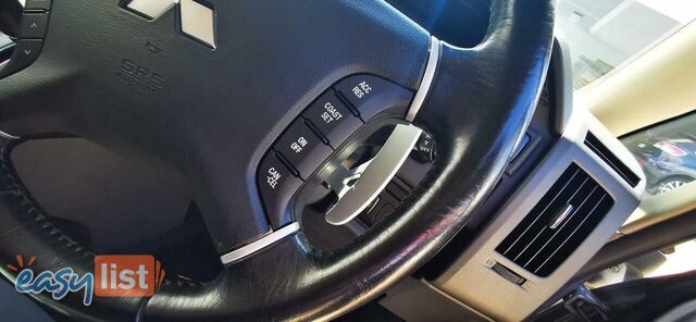 2010 MITSUBISHI DELICA D:5  -