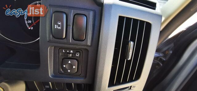 2010 MITSUBISHI DELICA D:5  -