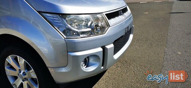 2010 MITSUBISHI DELICA D:5  -