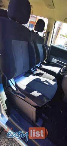 2010 MITSUBISHI DELICA D:5  -