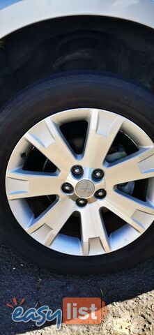 2010 MITSUBISHI DELICA D:5  -