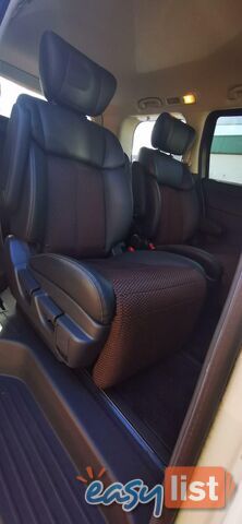 2010 NISSAN ELGRAND HIGHWAY STAR  COMMERCIAL
