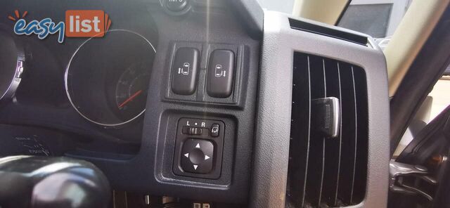 2010 MITSUBISHI DELICA D:5  -
