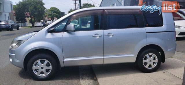2010 MITSUBISHI DELICA D:5  -
