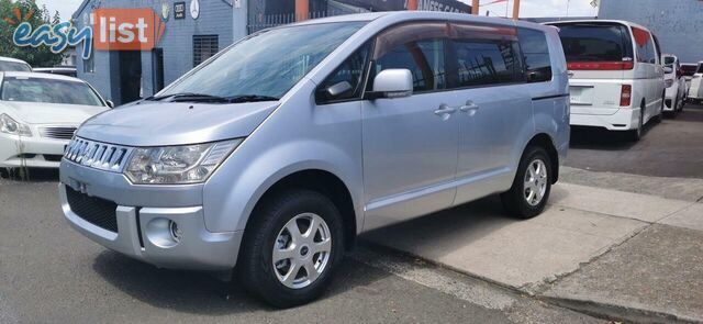 2010 MITSUBISHI DELICA D:5  -