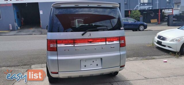 2010 MITSUBISHI DELICA D:5  -