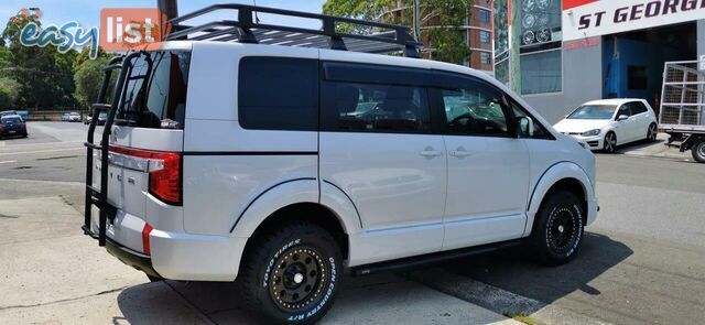 2023 MITSUBISHI DELICA D:5 CHAMONIX  -