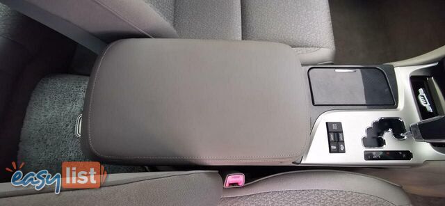 2010 TOYOTA CROWN HYBRID  -