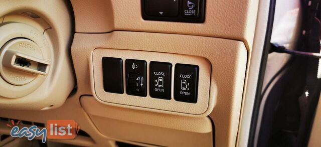 2005 NISSAN ELGRAND X  COMMERCIAL