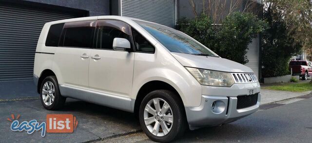 2009 MITSUBISHI DELICA D:5  -